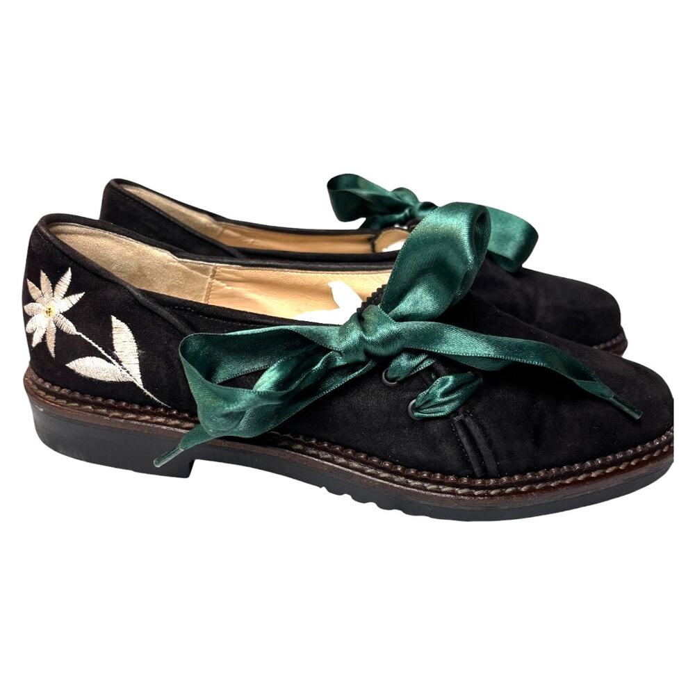 Chic Black Flats with Green Ribbon and Embroidery